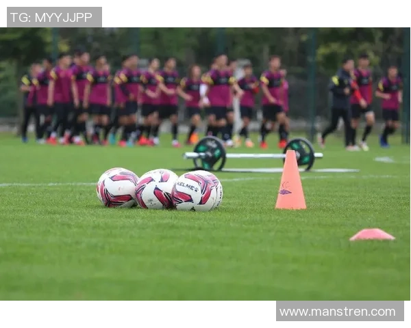 武汉排球队技术解析:从基本功到战术运用的全面探讨与提升 武汉排球队技术解析:从基本功到战术运用的全面探讨与提升